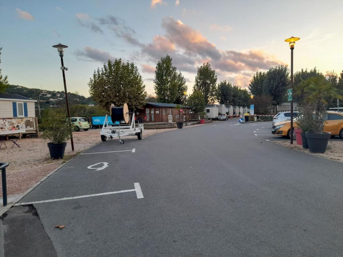 Mobile-home Dans 4 Etoiles Apartment Condrieu